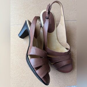 Softspots Brown Leather Strappy Heels, Pillowtop Technology